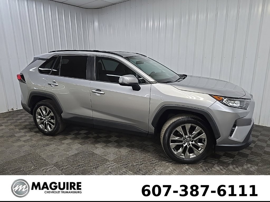 Used 2021 Silver Toyota XLE Premium image 1