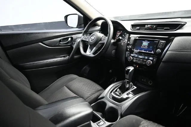 Used 2020 Gray Nissan SV image 17