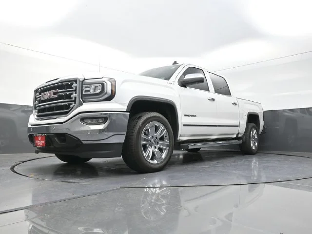 Used 2018 White GMC SLT image 33