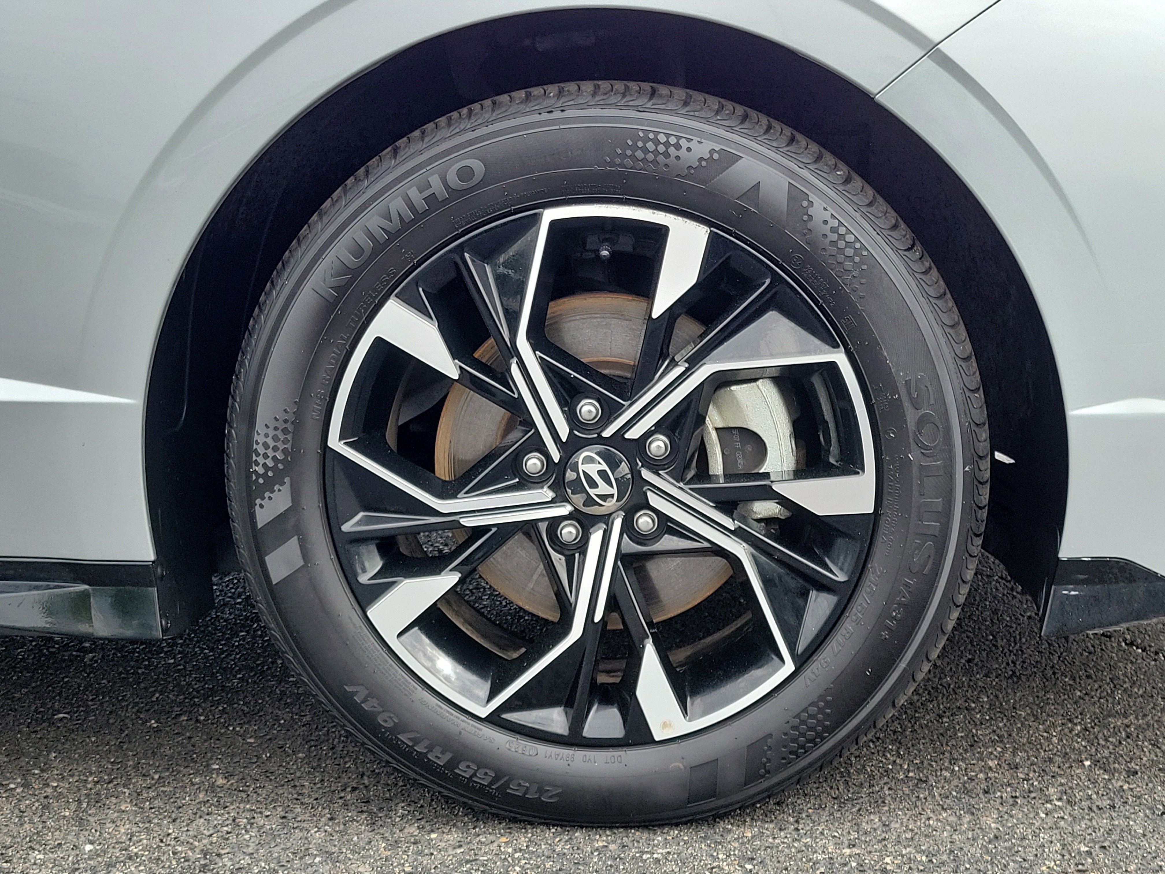 Used 2025 Aero Silver Hyundai SEL image 5