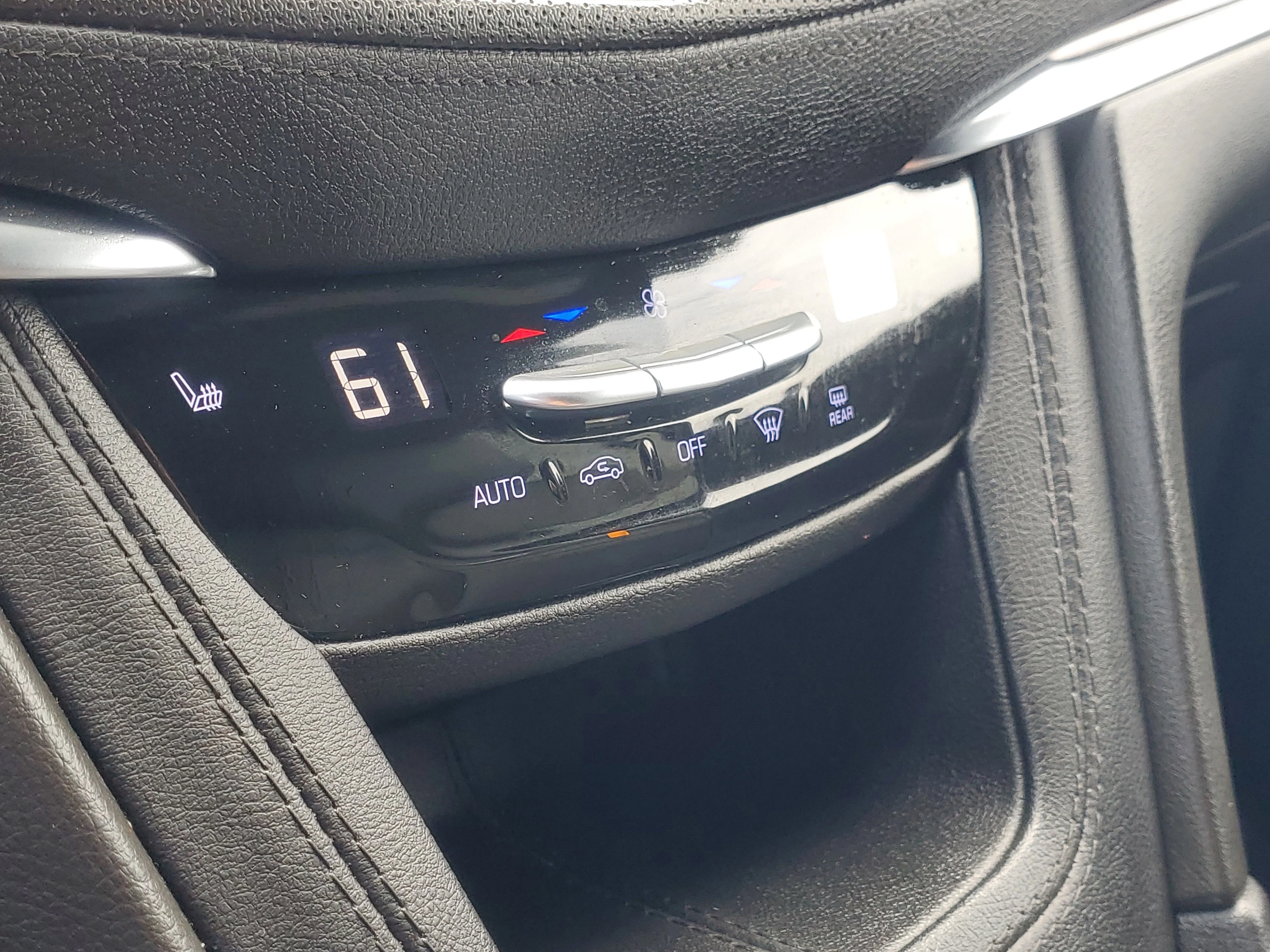 Used 2023 Crystal White Tricoat Cadillac Luxury image 29