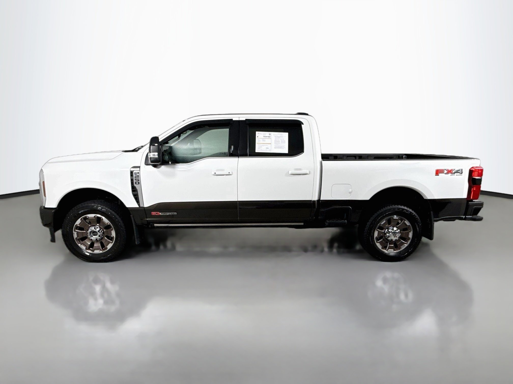 Used 2024  Ford King Ranch image 4