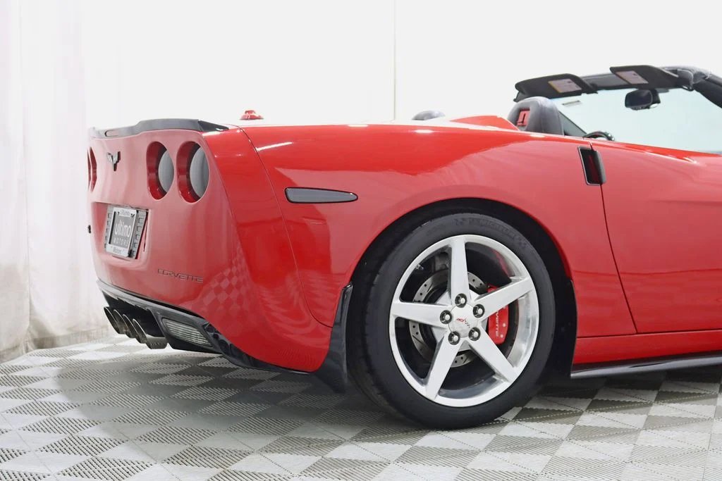 Used 2005 Red Chevrolet Base image 9