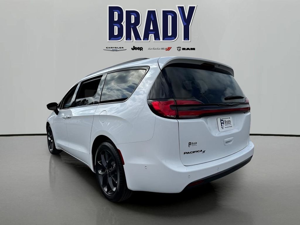 New 2024 Bright White Clear-Coat Exterior Paint Chrysler Touring L image 4