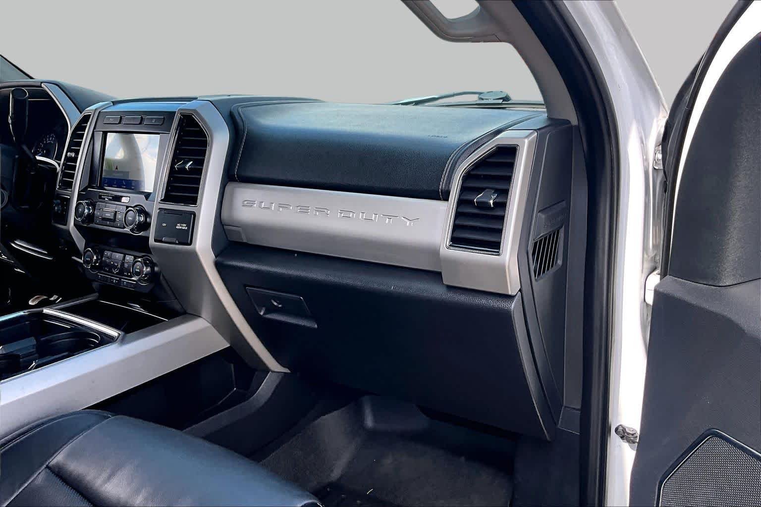 Used 2020 Oxford White Ford LARIAT image 19