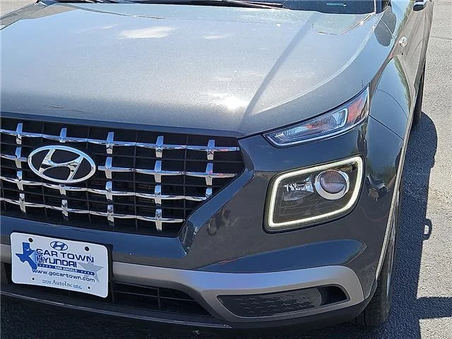 Used 2024 Gray Hyundai Limited (IVT) Front-Wheel Drive image 6