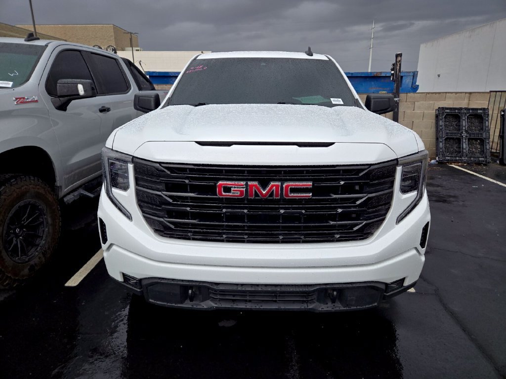 Used 2023 SUMMIT WHITE GMC Elevation image 4