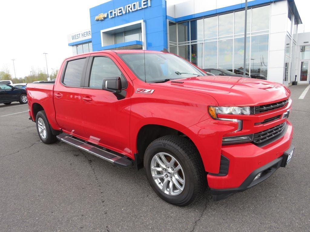 Used 2021 Red Chevrolet RST image 3