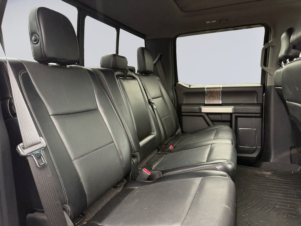 Used 2017  Ford Lariat image 19