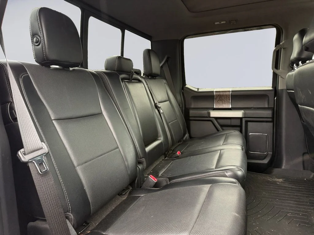 Used 2017  Ford Lariat image 19