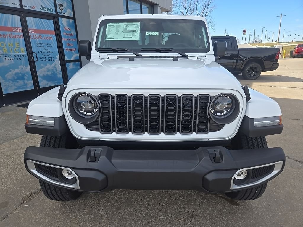 New 2026 Bright White Clear-Coat Exterior Paint Jeep Sahara image 17