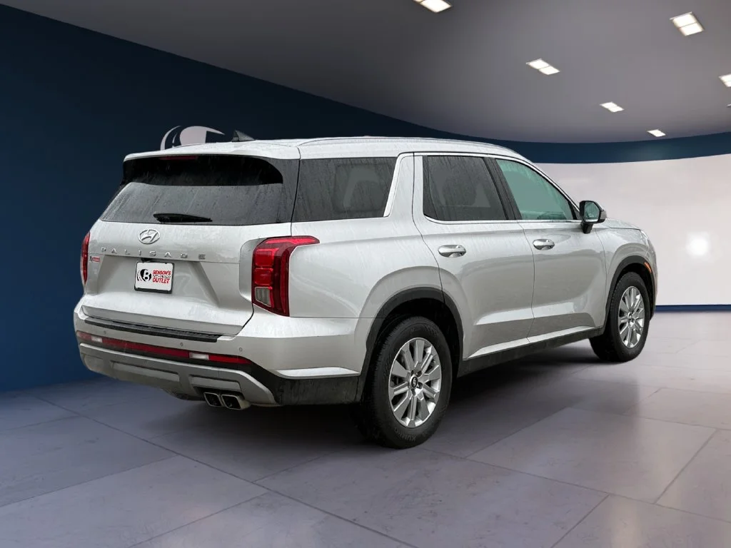 Used 2025 Silver Hyundai SEL image 5