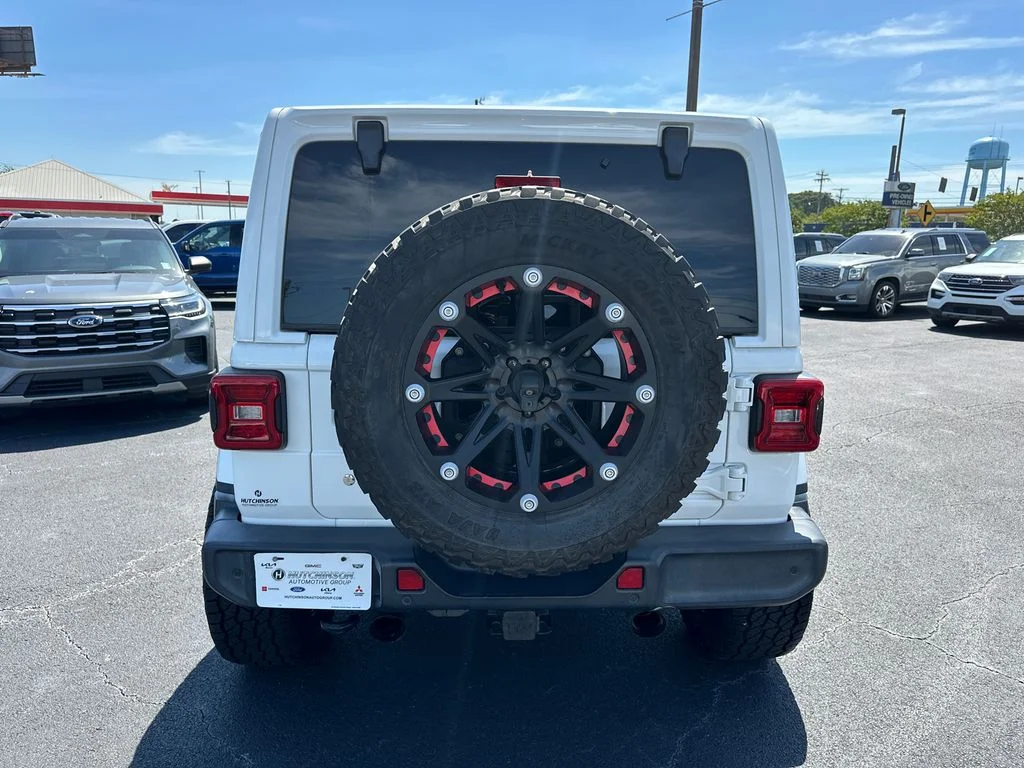 Used 2019 White Jeep Unlimited Sahara image 6