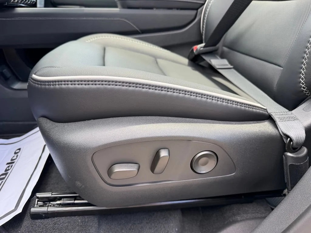 2026 GMC Acadia Denali - Photo 20