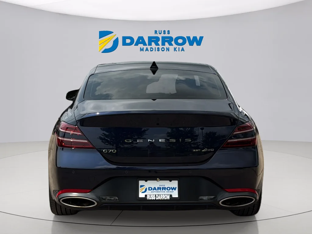 Used 2026 Capri Blue Genesis 3.3T Sport Prestige image 4