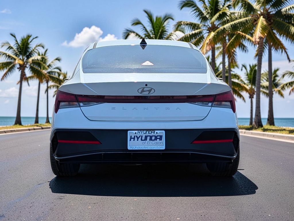 2024 Hyundai Elantra SEL - Photo 6