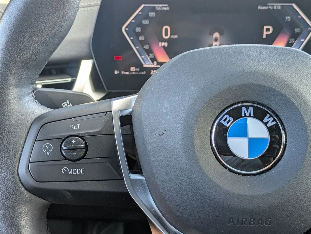 Used 2025 White BMW xDrive28i image 15