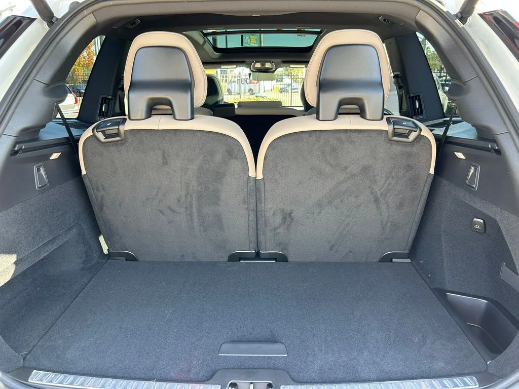 New 2026 Crystal White Volvo Plus image 15
