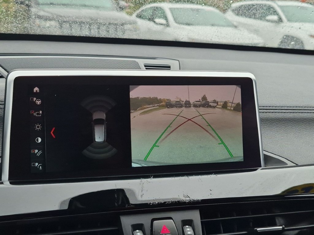 Used 2022 Black BMW xDrive28i image 21