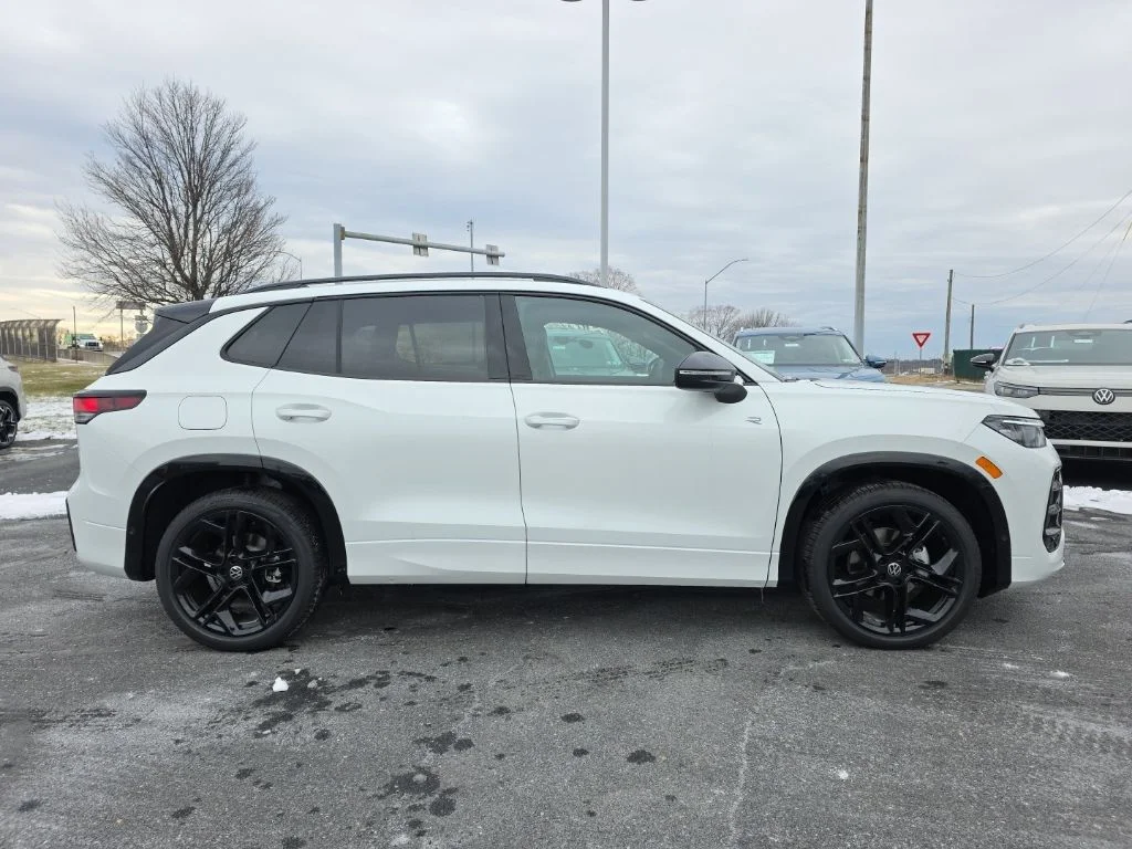 New 2026 Opal White Pearl Volkswagen 2.0T SE R-Line Black image 4