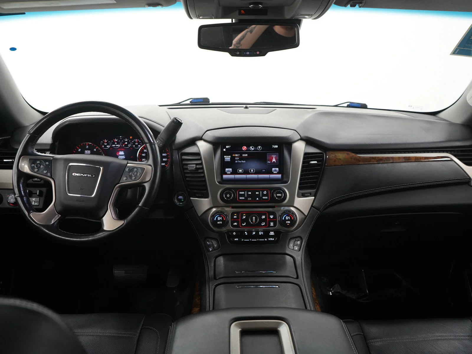 Used 2015 White GMC Denali image 18