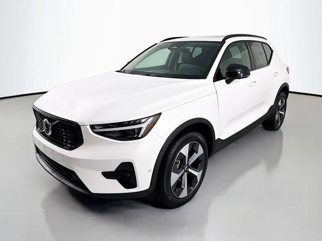 2026 Volvo XC40 B5 Plus