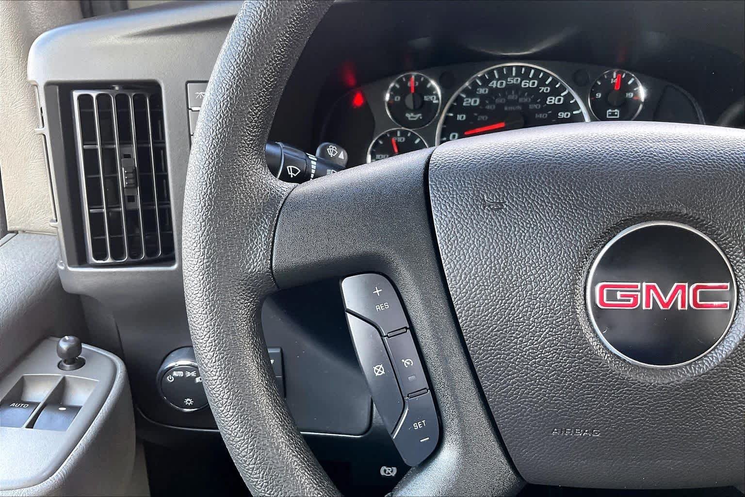 2025 GMC Savana Cargo Work Van - Photo 22