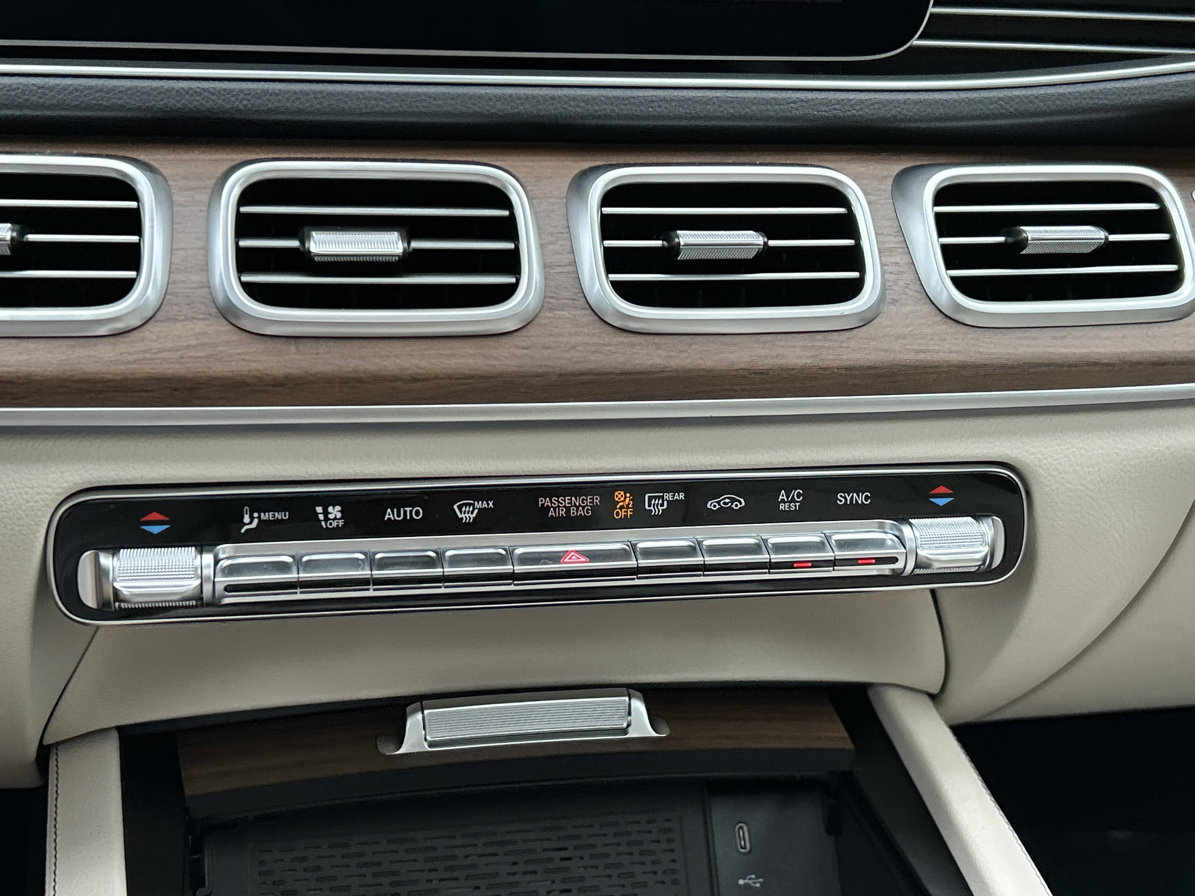 New 2026 Obsidian Black Metallic Mercedes-Benz GLE 450 4MATIC® SUV image 29