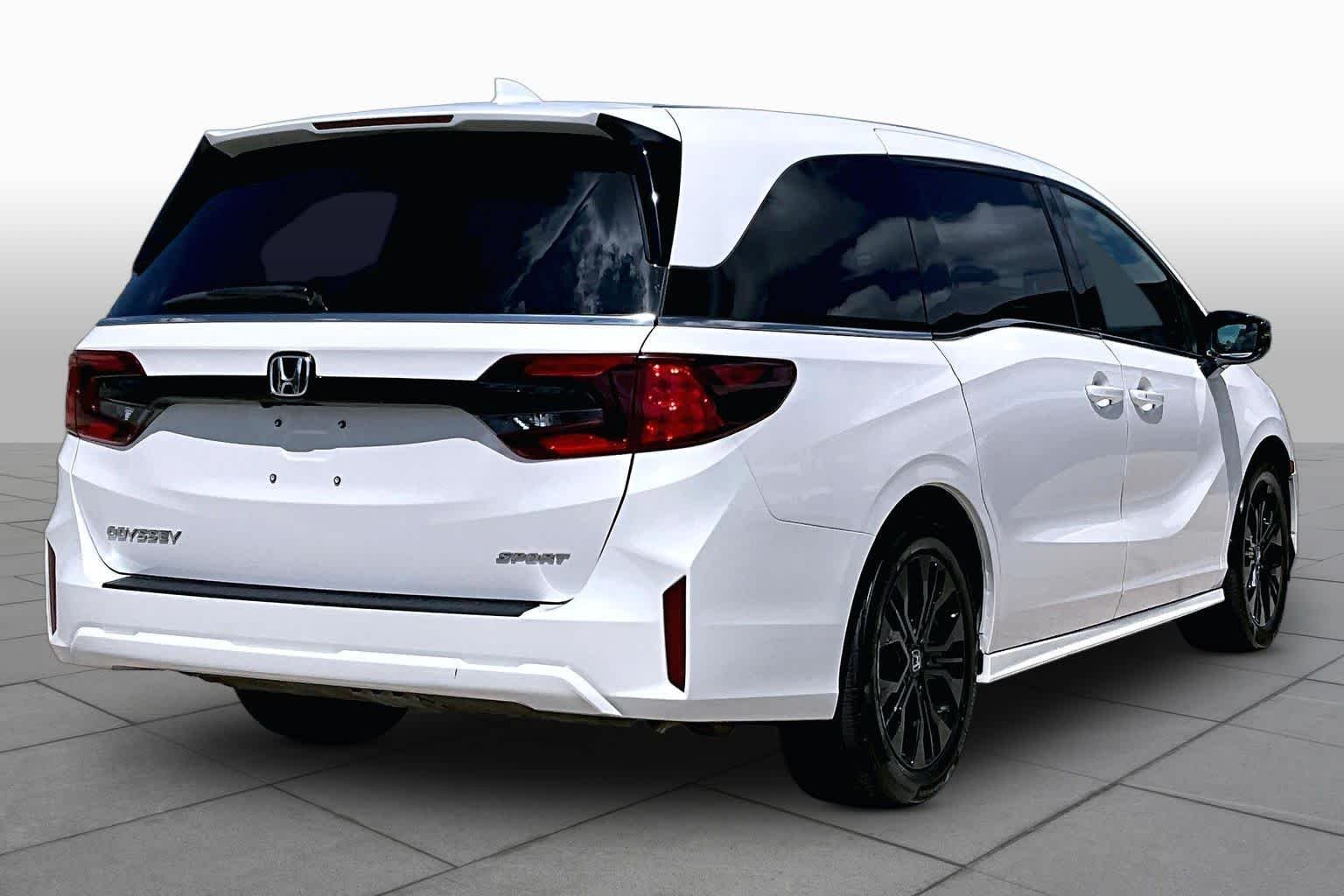 Used 2025 Platinum White Pearl Honda Sport-L image 13
