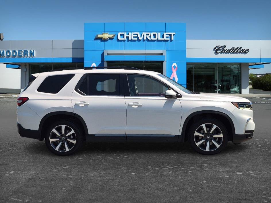 Used 2025 Platinum White Pearl Honda Touring image 6