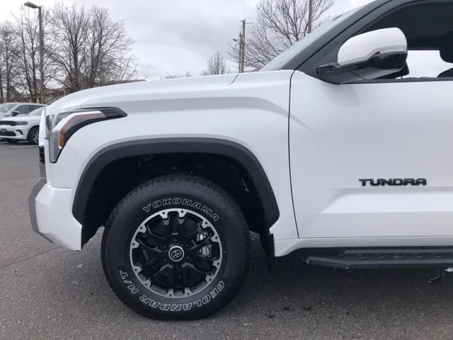 Used 2023 Ice Toyota SR5 image 35