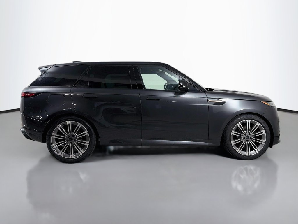 New 2027 Carpathian Grey Land Rover Dynamic SE P400 image 4