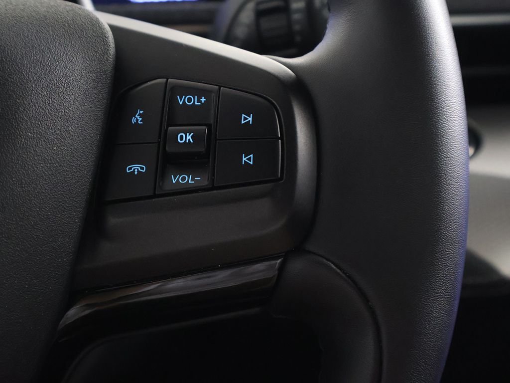 Used 2022 Gray Ford Select image 40