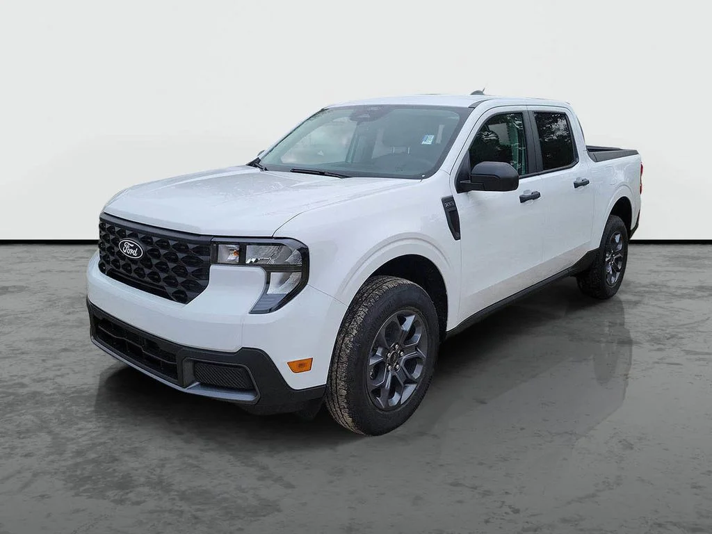 New 2026 Oxford White Ford XLT image 5