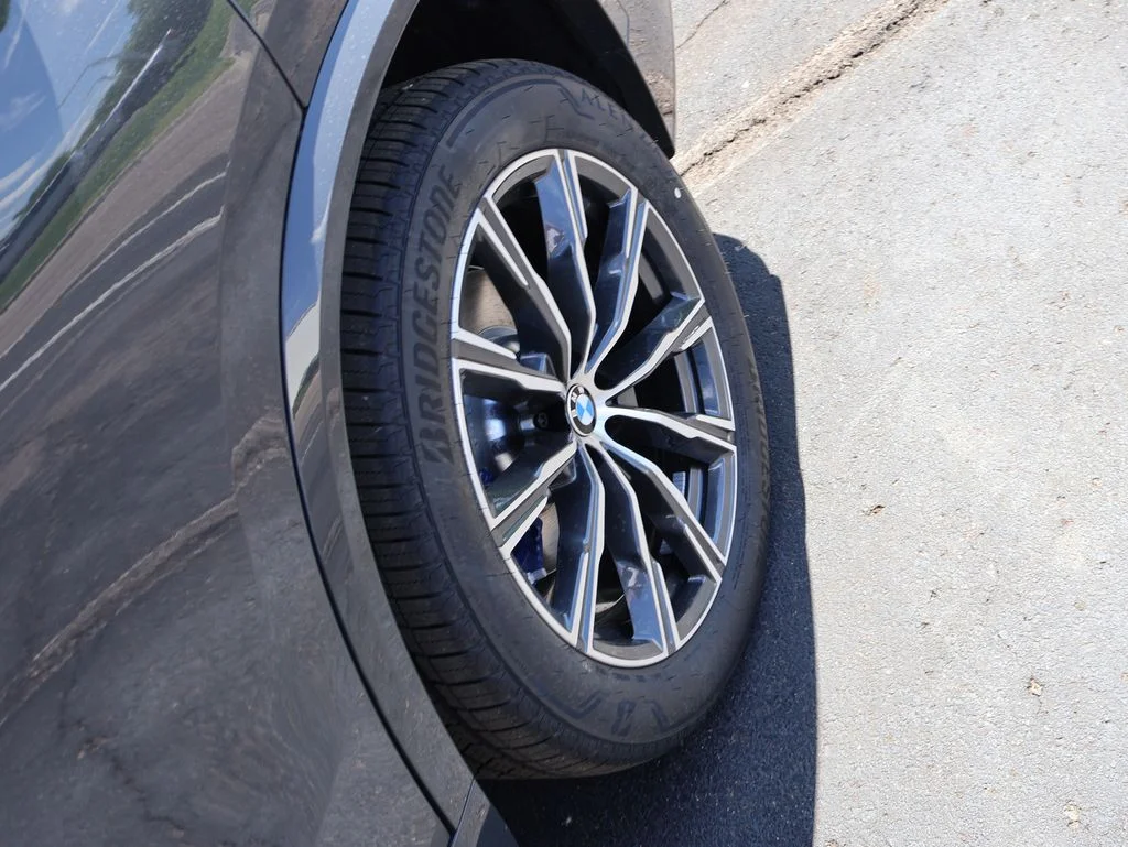 New 2026 Dravit Grey Metallic BMW xDrive40i image 42