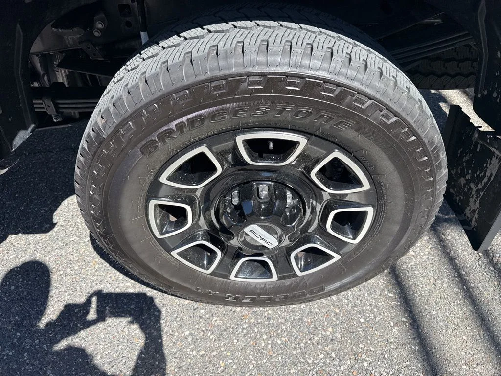 Used 2025 Black Ford Platinum image 37