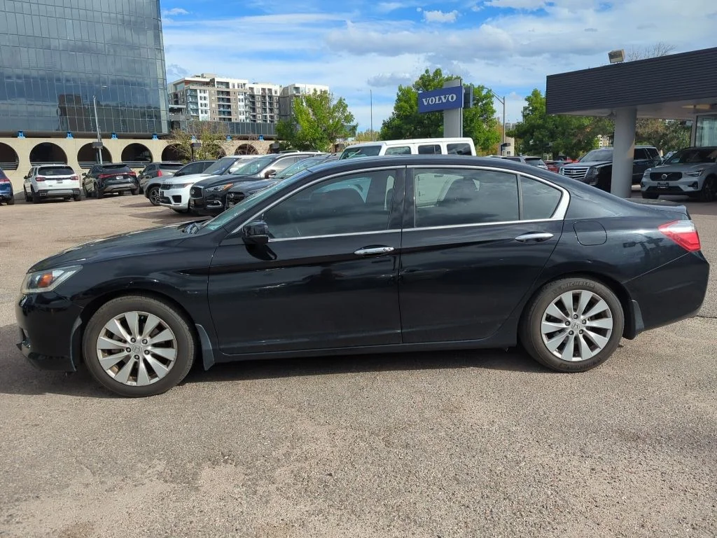 Used 2013 Black Honda EX-L image 4