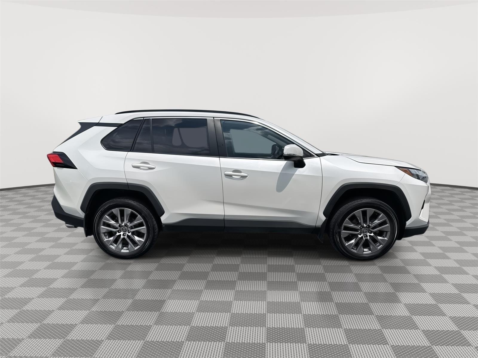 Certified Used 2022 Blizzard Pearl Toyota XLE Premium image 15