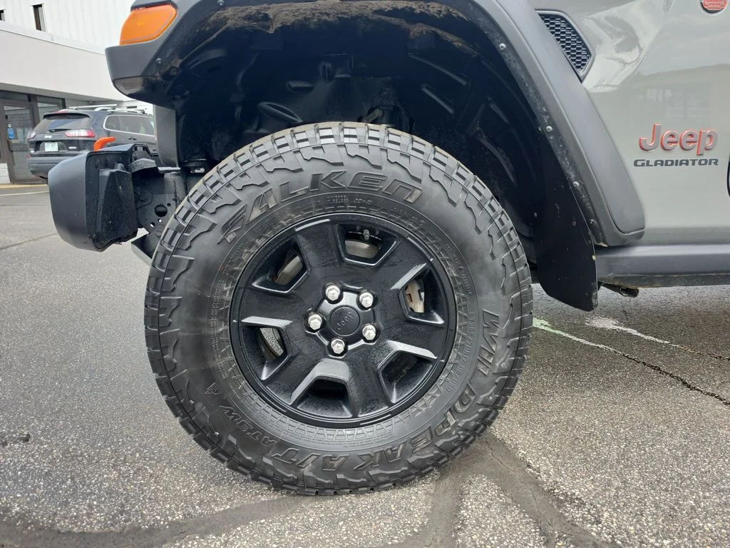 Used 2021 Gray Jeep Mojave image 25