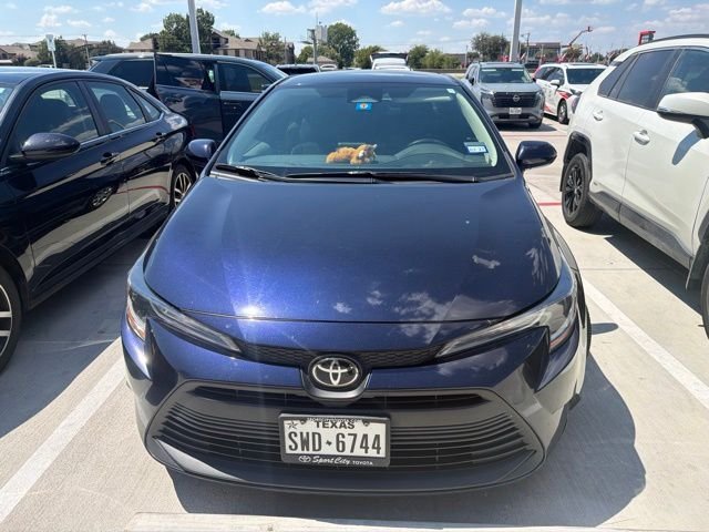 Used 2023  Toyota LE image 3