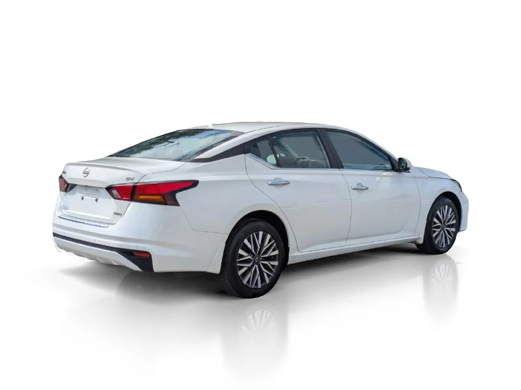 Used 2023 White Nissan 2.5 SV image 7