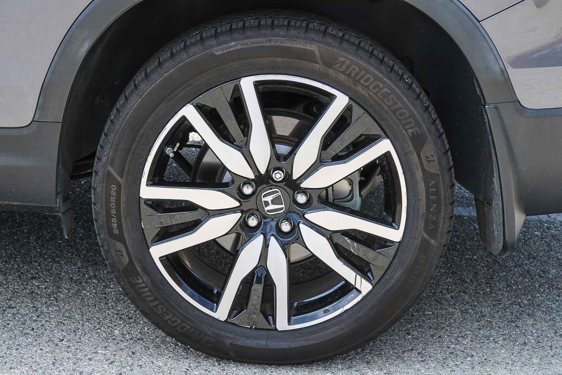 Certified Used 2022 Modern Steel Metallic Honda AWD ELITE image 11