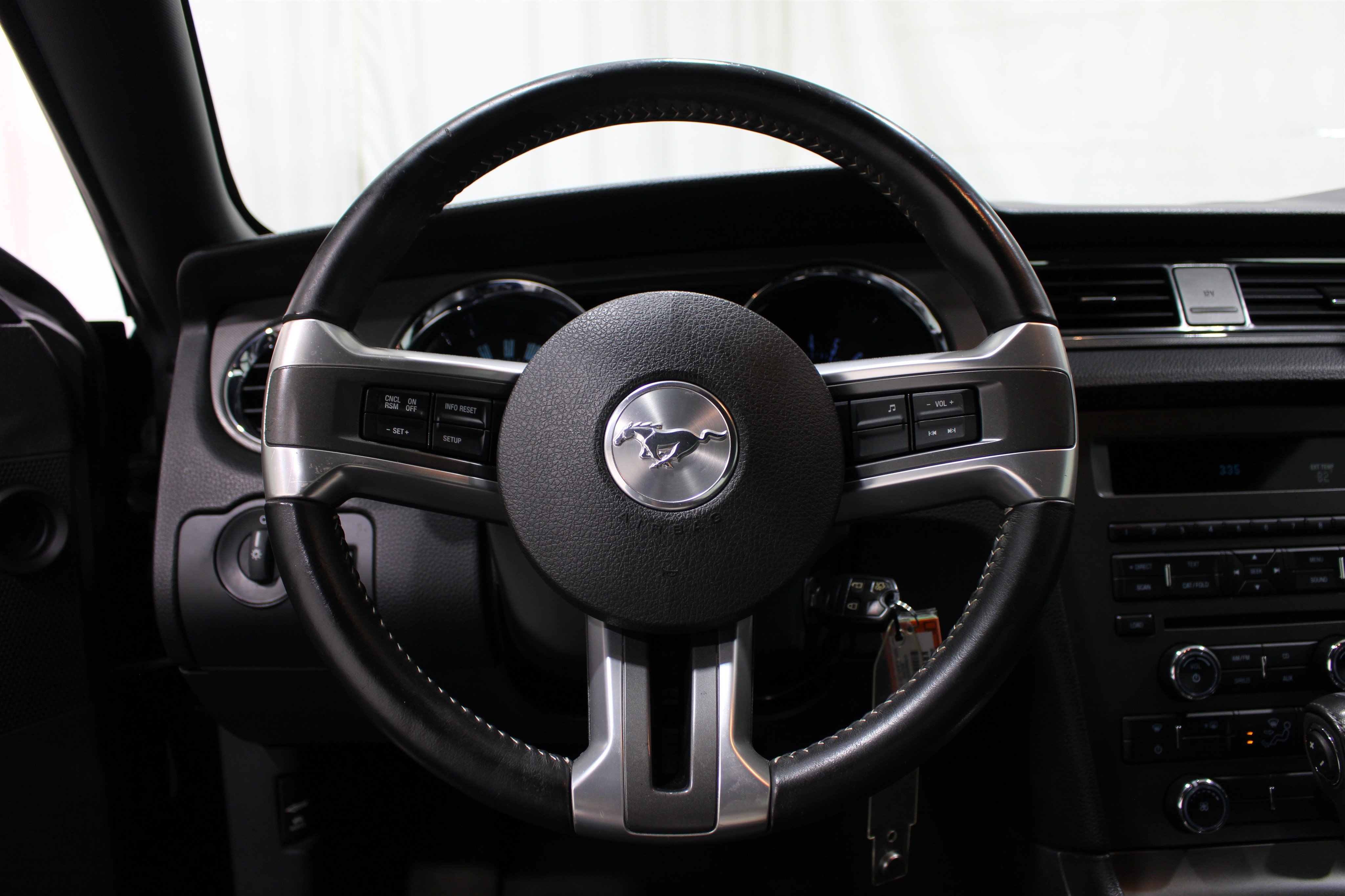 Used 2013 Black Ford V6 image 11