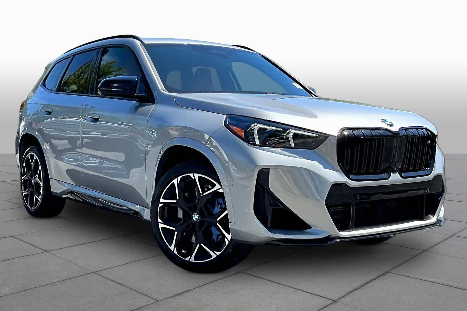 New 2026 Space Silver Metallic BMW M35i image 2
