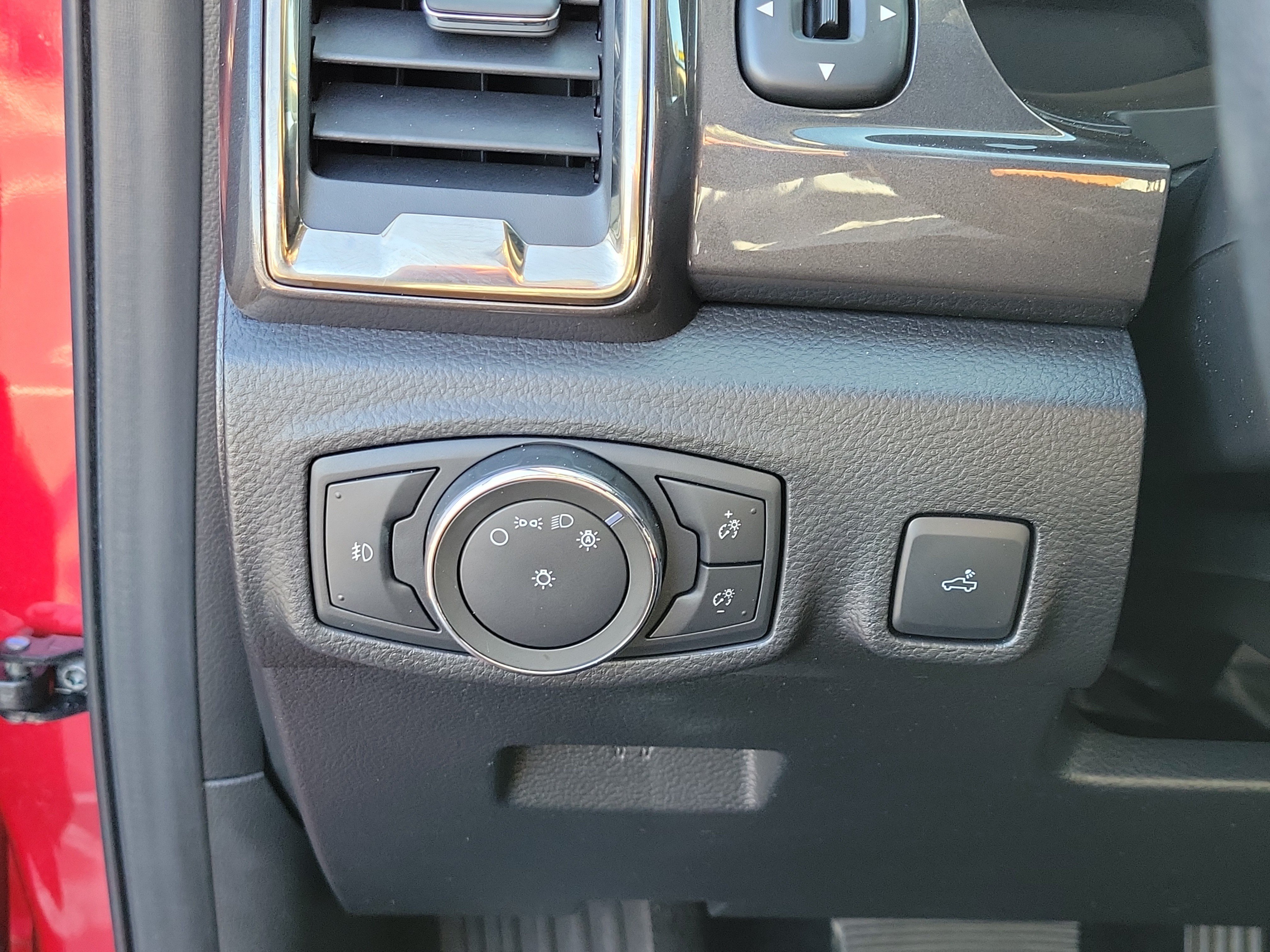 Used 2021 Red Metallic Ford Lariat image 25