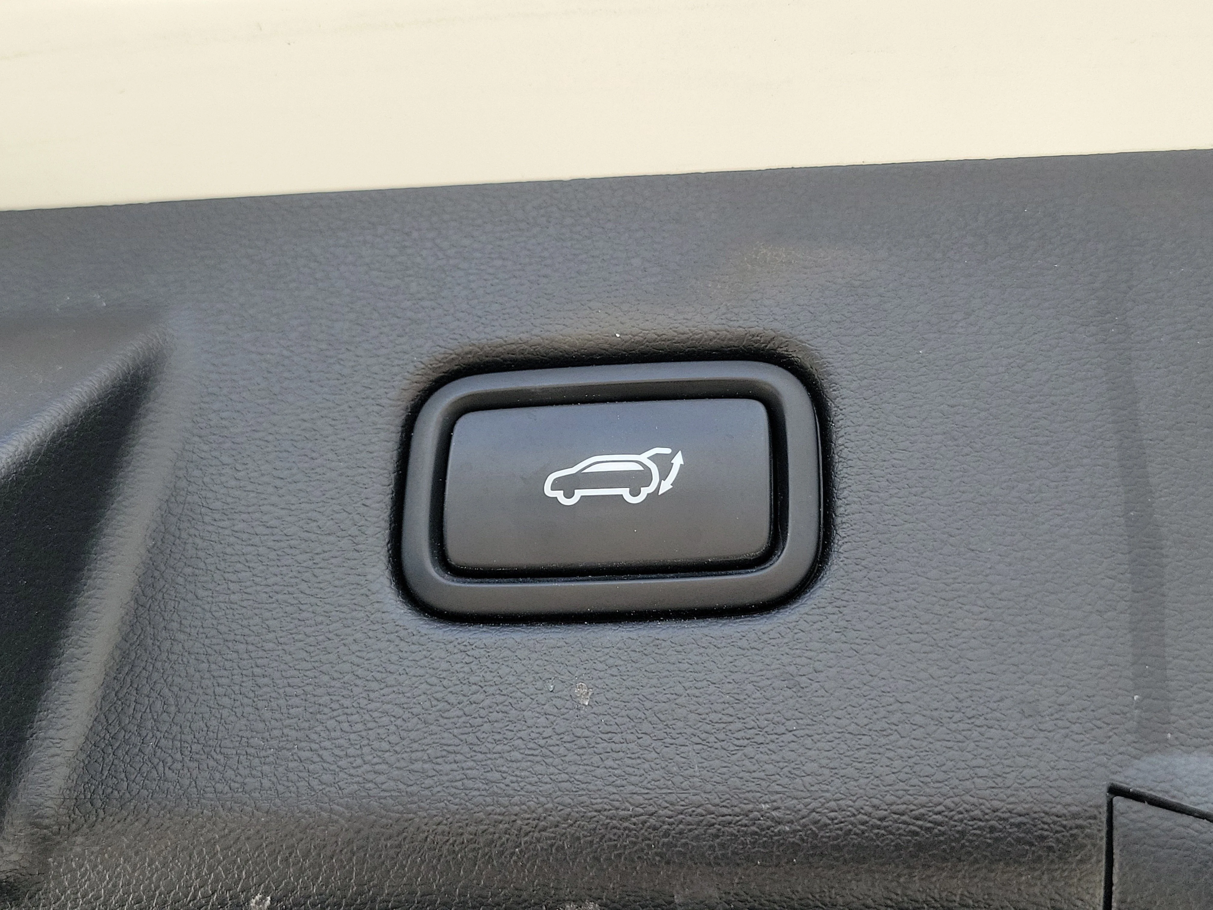 Used 2023 Serenity White Pearl Hyundai SEL image 11