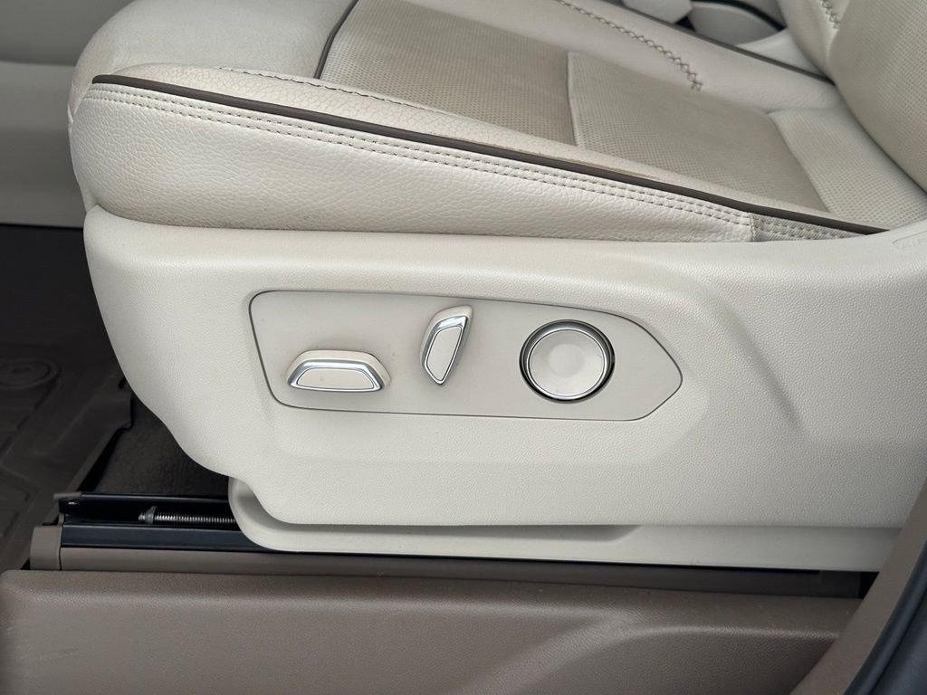 Used 2023 Silver GMC Denali image 16