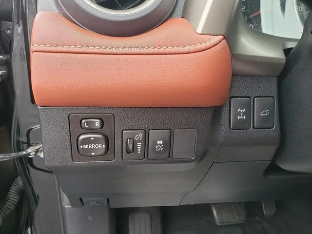Used 2013 Black Toyota Limited image 20