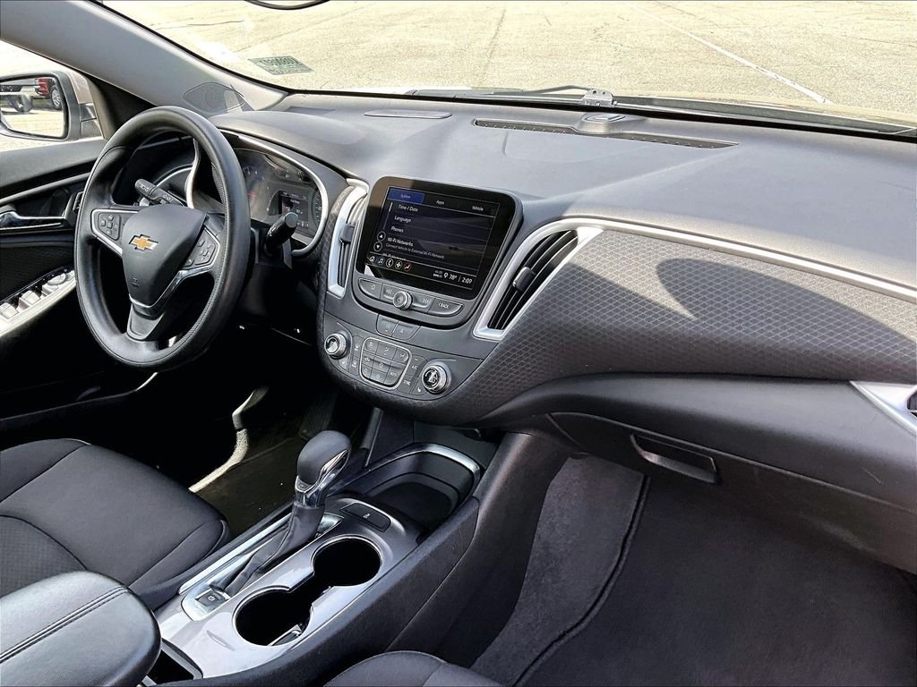 Used 2023 Gray Chevrolet LT image 14