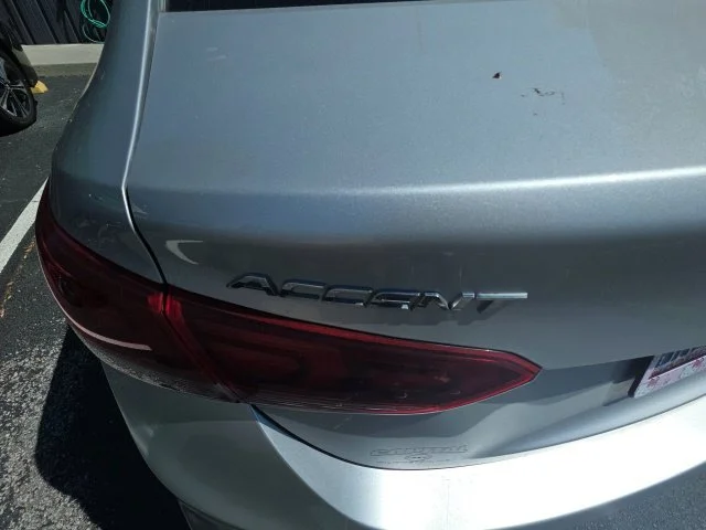 Used 2018 Silver Hyundai SEL image 5